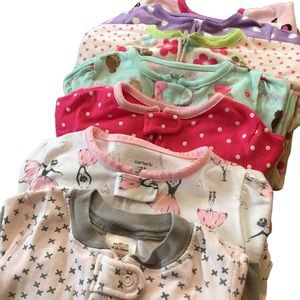 LOT OF 7 footed pajamas size 2T and 24 months. One piece sleepers with zipper.